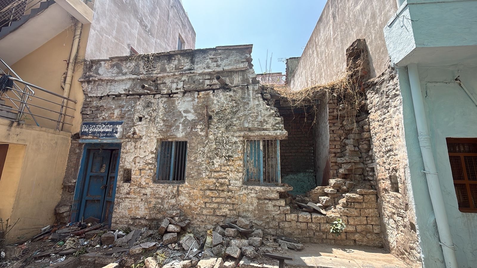 Plot for Sell in Graham road near small market, Jumma Masjid Street  ballari