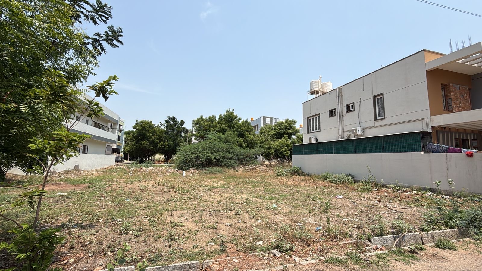 PLOT FOR SELL  IN MOKA ROAD VAJPEEE LAYOUT OPPOSITE OF  BALLARI